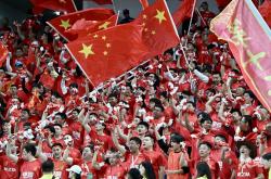 包含本土足球联赛球员大放异彩，球队斗志昂扬的词条