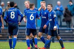 沙尔克在客场击败对手，逆转颓势