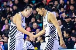 广厦队内线防守犯错，客场负于山东队遭遇两连败的简单介绍