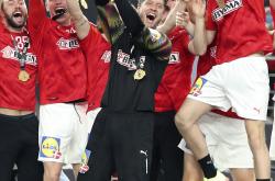 丹麦射击选手汉森在铅球比赛中斩获金牌