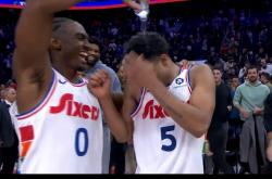 勇士再战76人，主场取得胜利