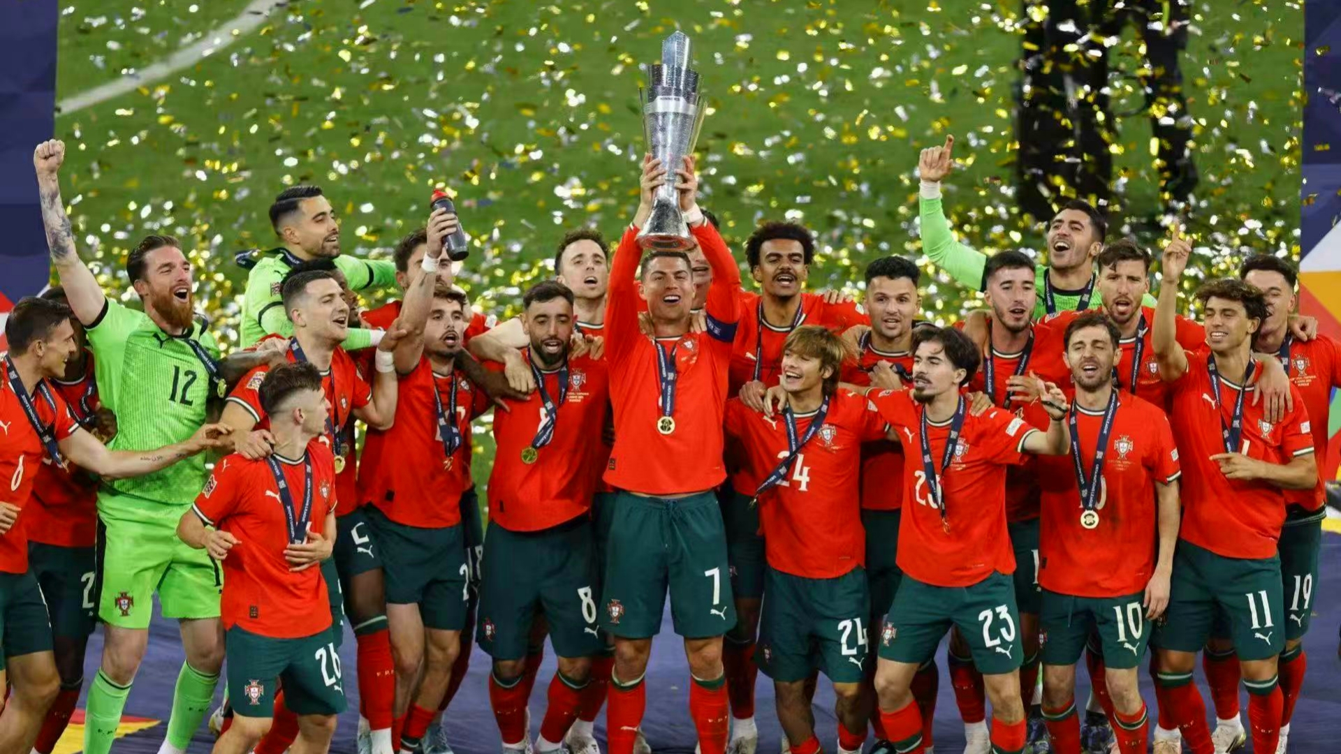 欧国联夺冠之争激烈,球迷热议胜败 欧国联夺冠之争激烈,球迷热议胜败