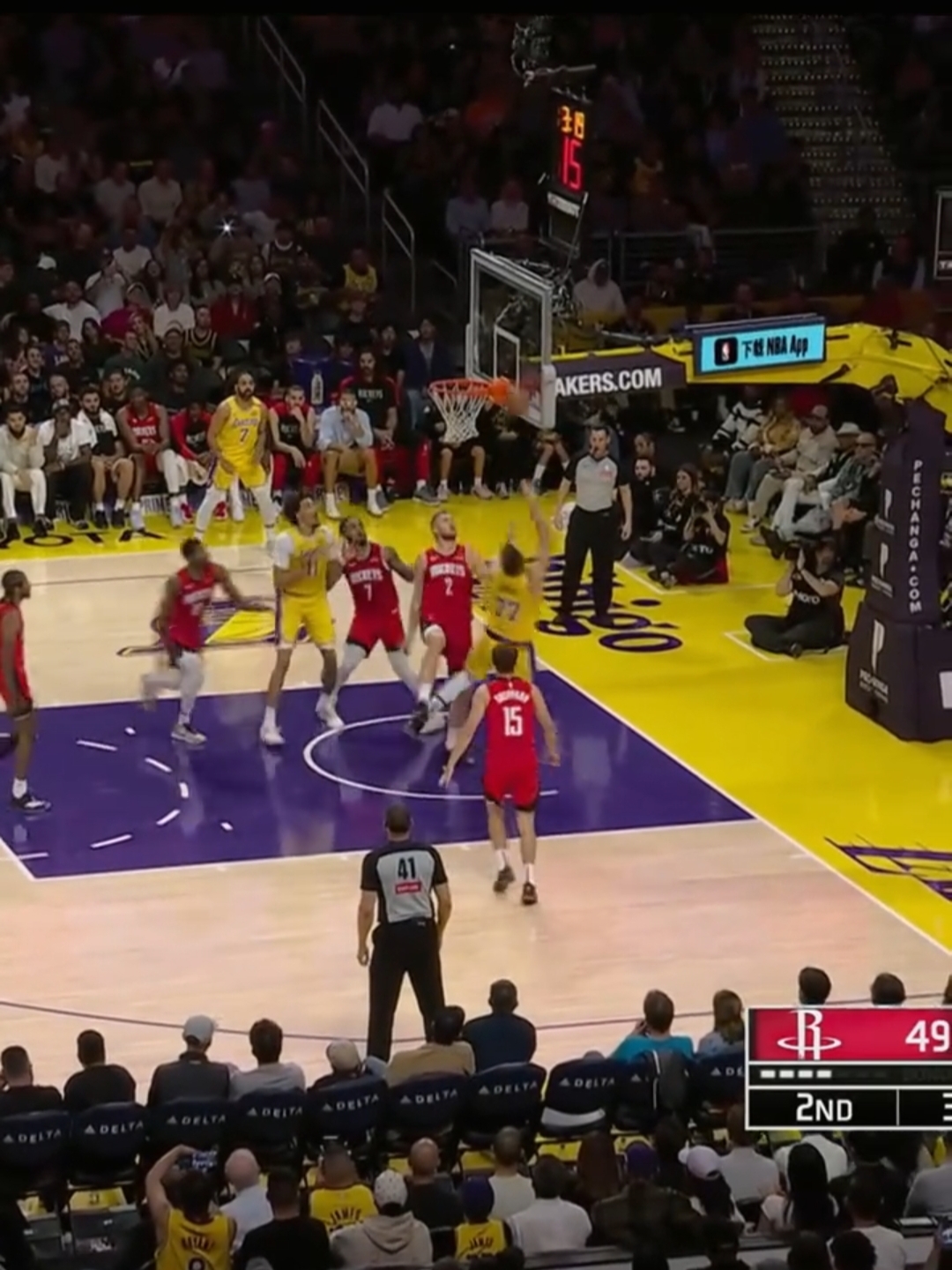 火箭负于篮网，战术失误频现四处皆空