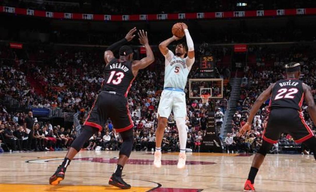 湖人主场不敌马刺，状态低迷的简单介绍