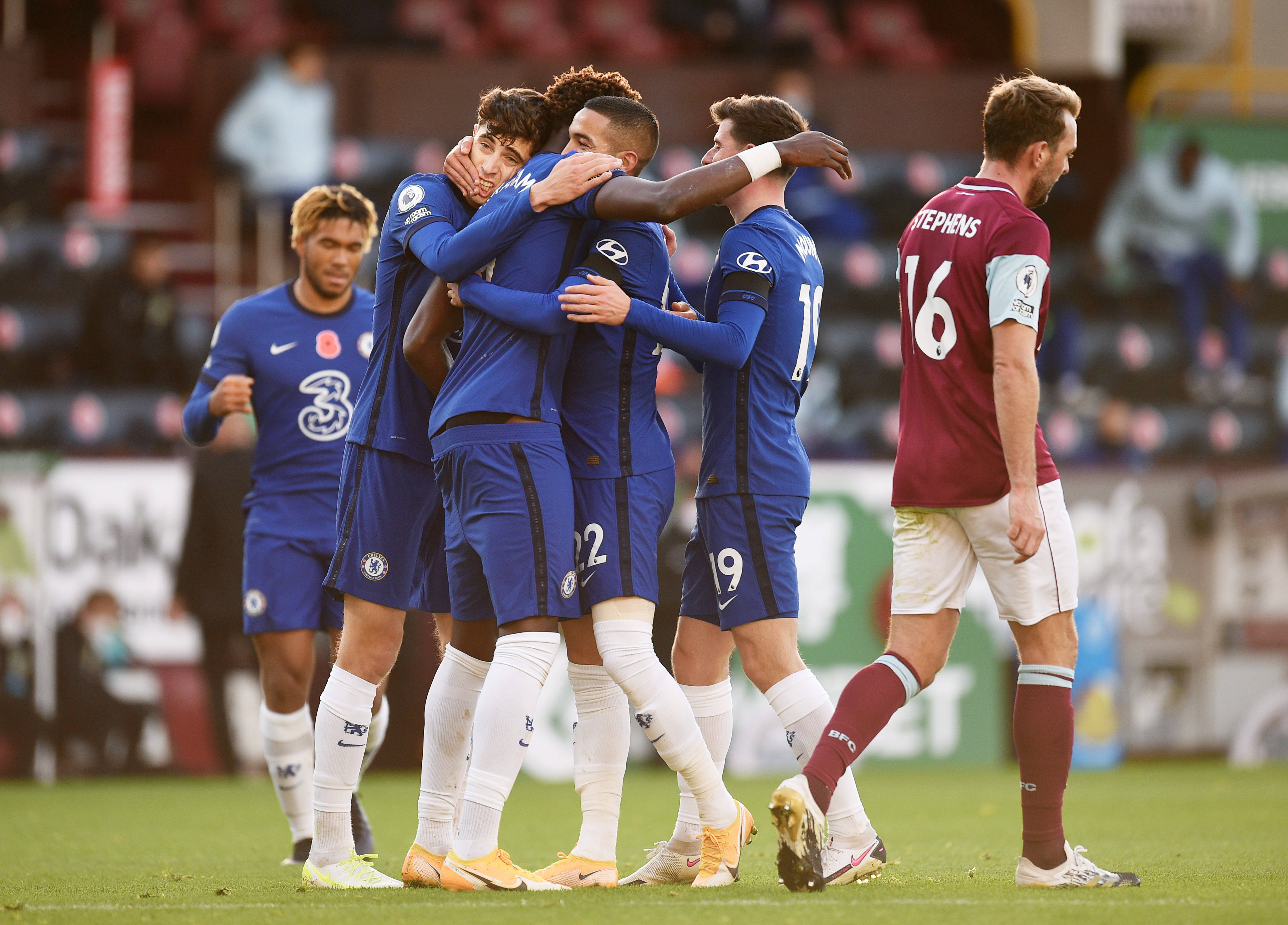 包含伯恩利在职业足球英格兰联赛中大获成功的词条