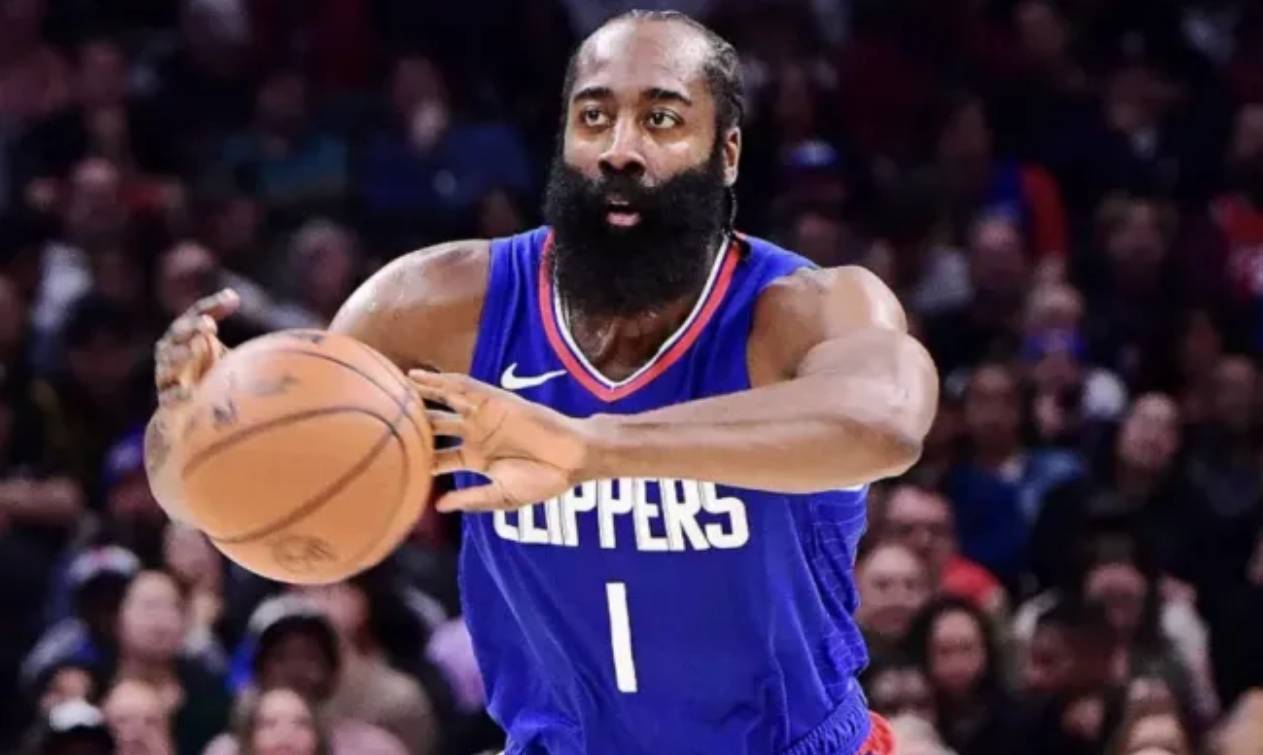 关于火箭受困伤病：哈登被迫担起进攻大旗的信息