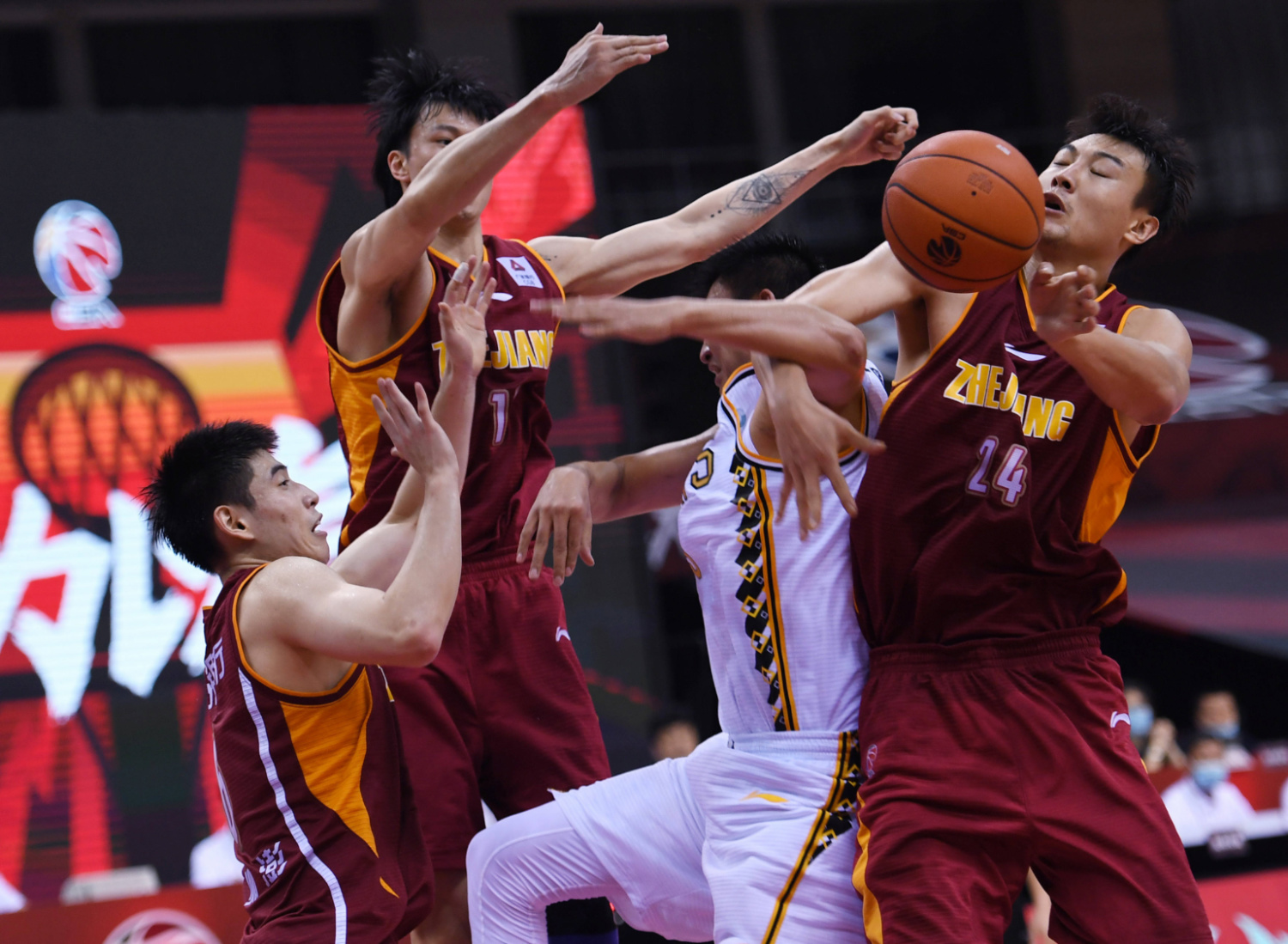 篮球精彩大战如火如荼,球队实力不可小觑的简单介绍 篮球精彩大战如火如荼,球队实力不可小觑的简单介绍