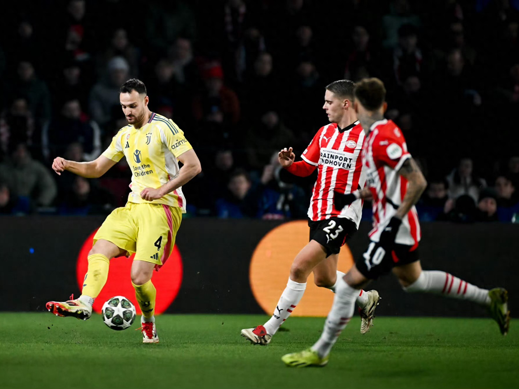 尤文图斯在客场惜败，球队迎来挑战关键