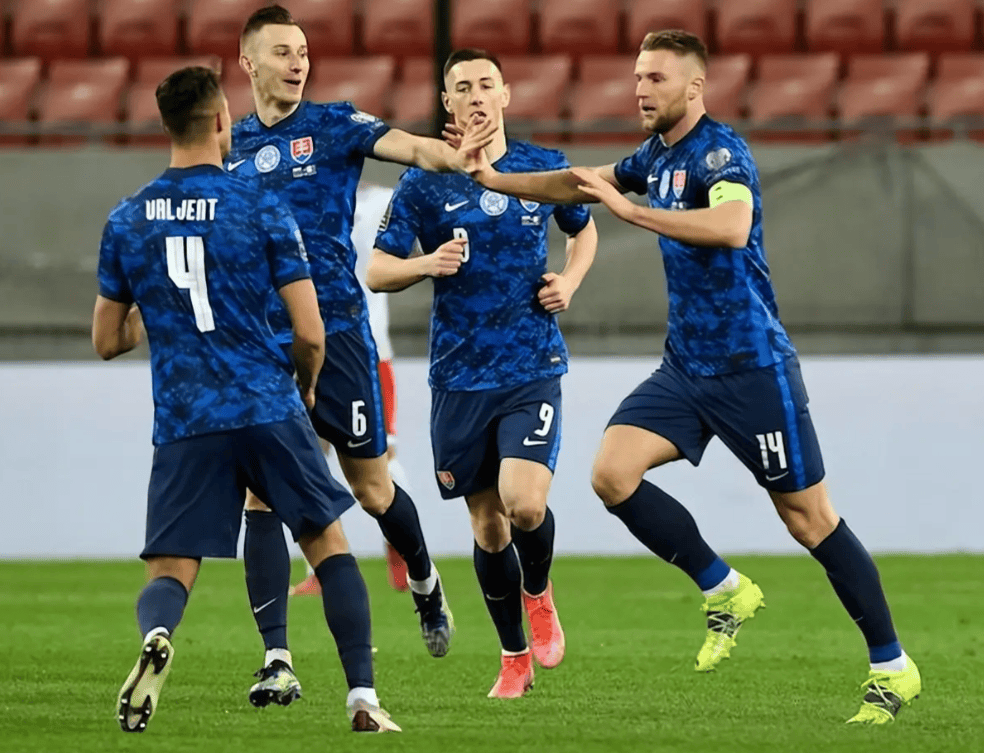 斯洛伐克队实力不俗，闯入欧洲杯淘汰赛